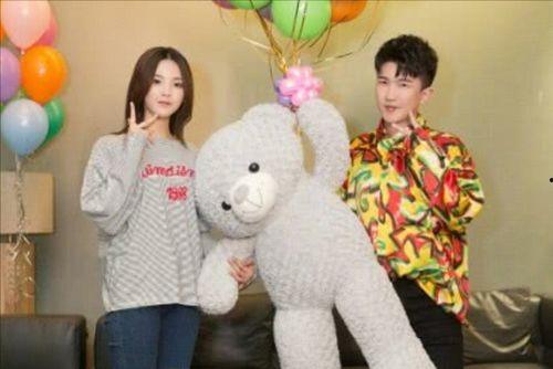 娱乐圈吃瓜背景音乐,揭秘明星幕后故事，跟随吃瓜音乐探寻娱乐真相